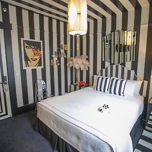 Kamer met een Queen Size Bed
